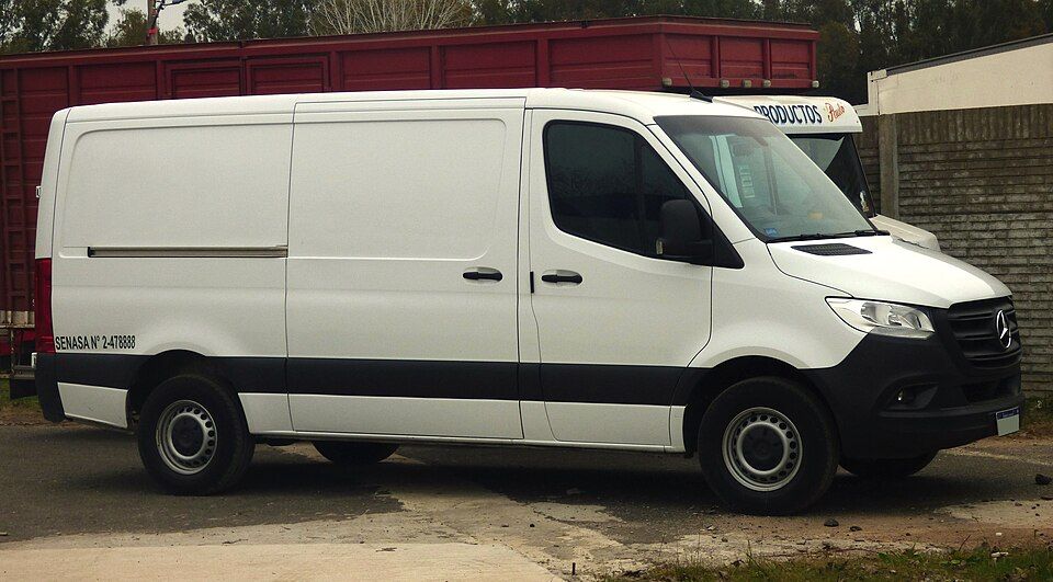 Van Mercedes-Benz Sprinter branca